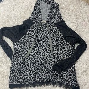 Lightweight cheetah sweatshirt!